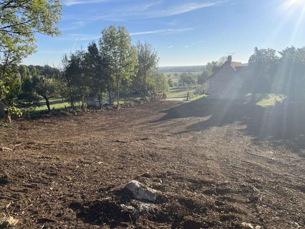 Terrain à LA CAPELLE-BALAGUIER