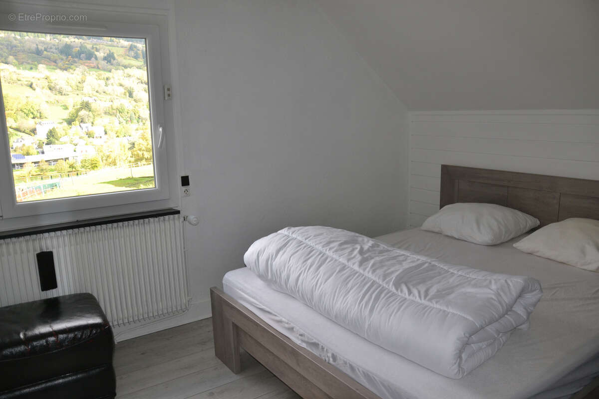 Belle maison rénovée de 136 m2 au calme et divisée en 3 appartements - photo 6