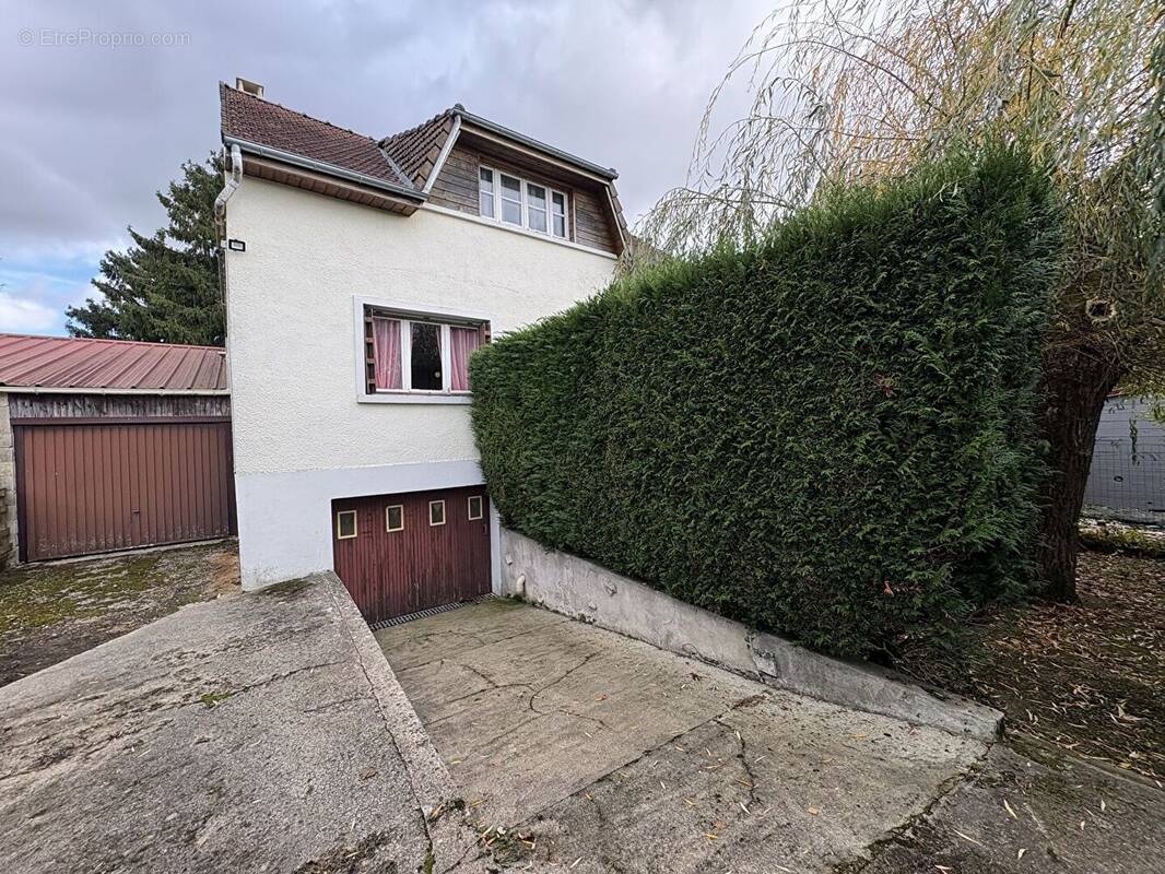 Maison à SAINTE-GENEVIEVE