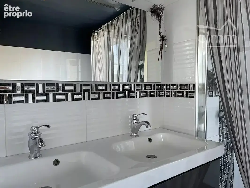 Charme et grands espaces pour cette maison du XIX ème rénovée avec goût - photo 27