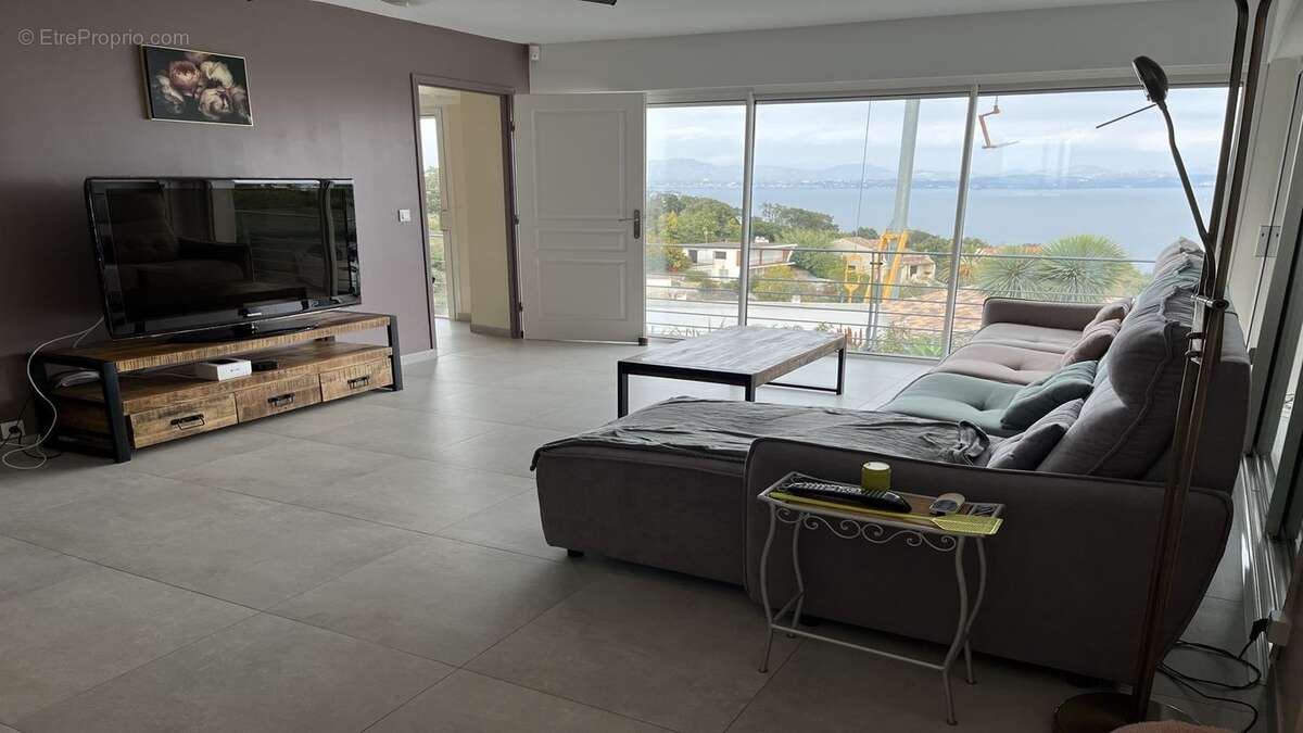 Maison à LES ISSAMBRES