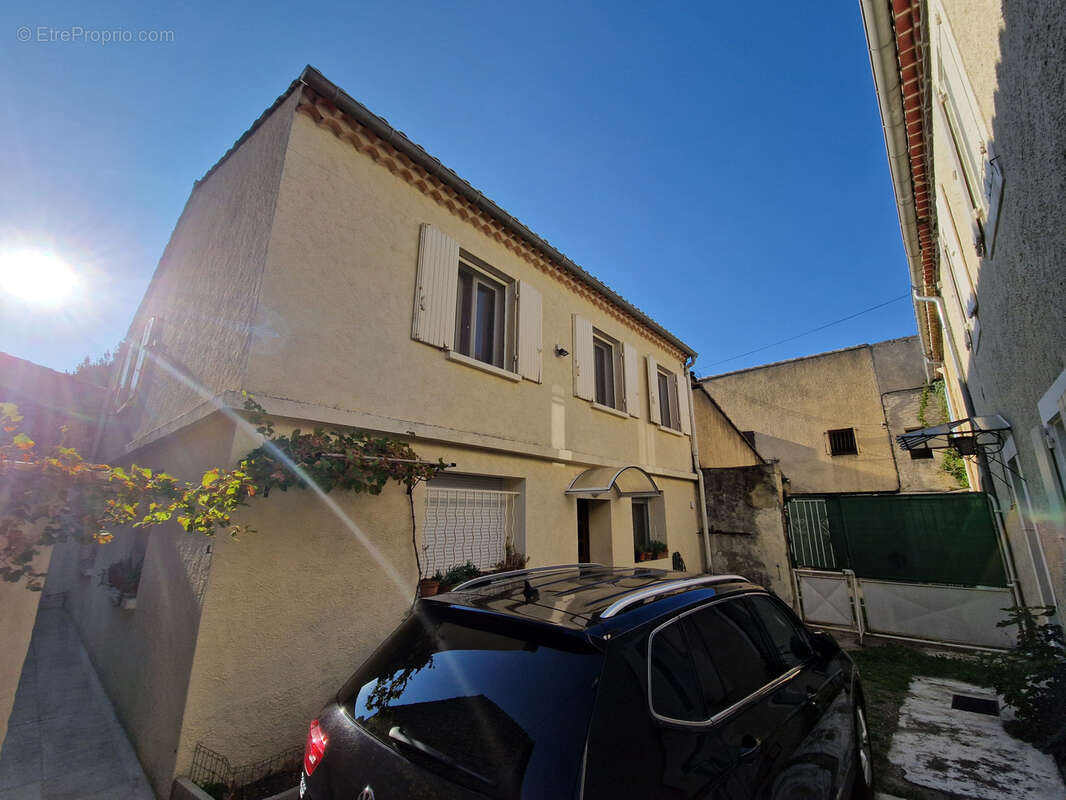 Maison à VALREAS