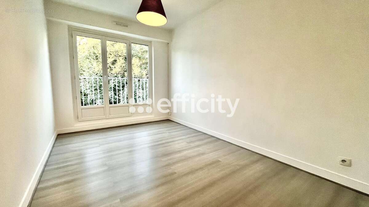 Appartement à CHILLY-MAZARIN