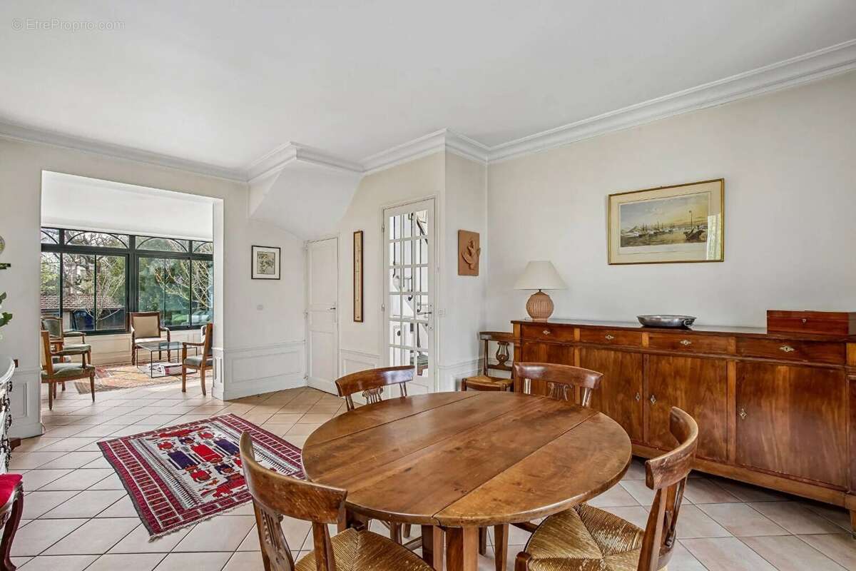 Le vesinet - maison de charme - 6 chambres - 155 m² au sol - terrain 572 m² - 5 mn rer - photo 5