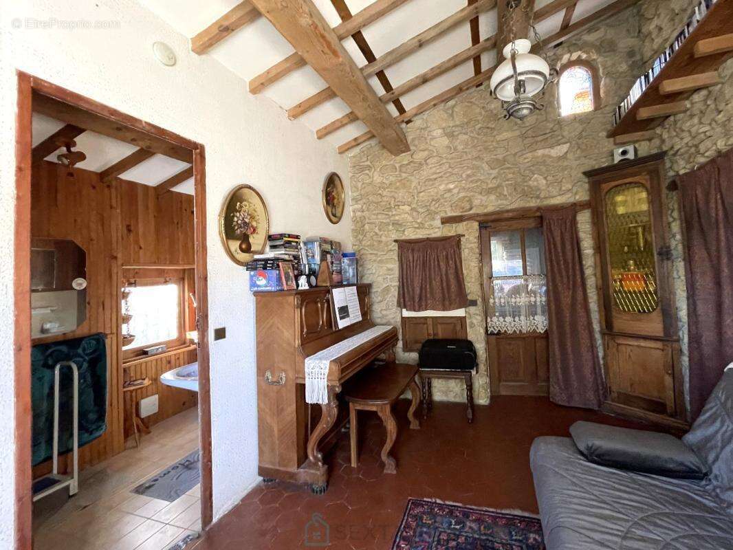 Maison 230 m² à Istres  - photo 12