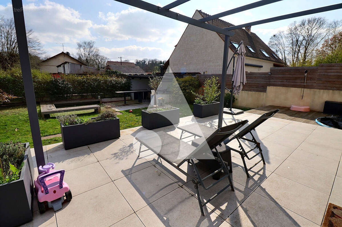 Maison à AUVERS-SUR-OISE