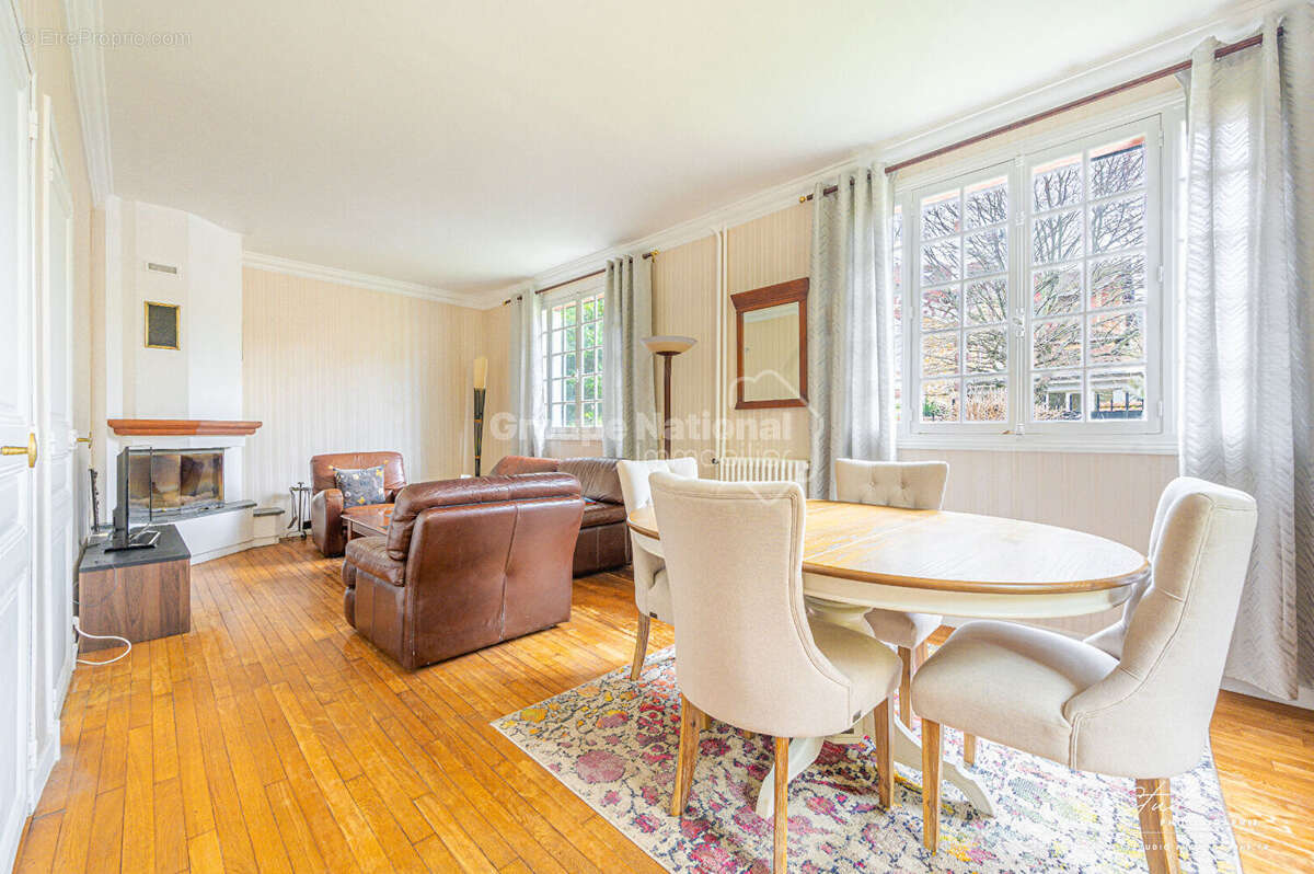 Maison à SAINT-LEU-LA-FORET