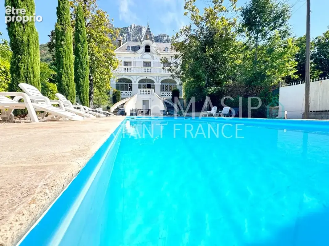 Sublime authentique chateau totalement renove au coeur du pays cathare, piscine, vue chateau - photo 17