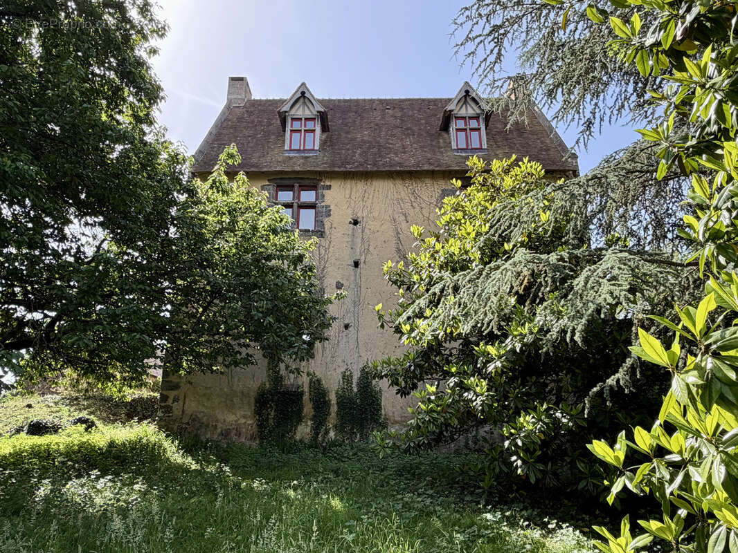 Maison à MEZIERES-SOUS-LAVARDIN