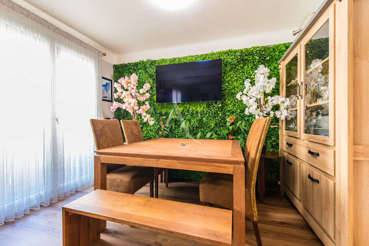 Appartement à MARSEILLE-5E