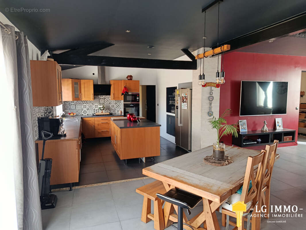 Maison rénovée avec dépendances au calme - photo 5