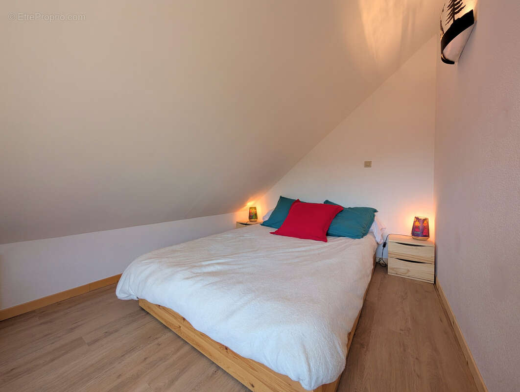 Appartement à MORILLON