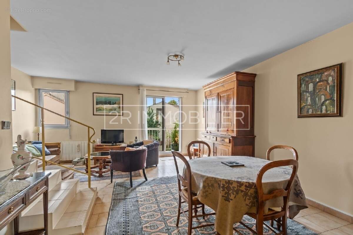 Appartement à SAINT-THIBAULT-DES-VIGNES