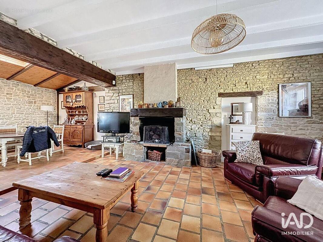 Photo 1 - Maison à CHARRON