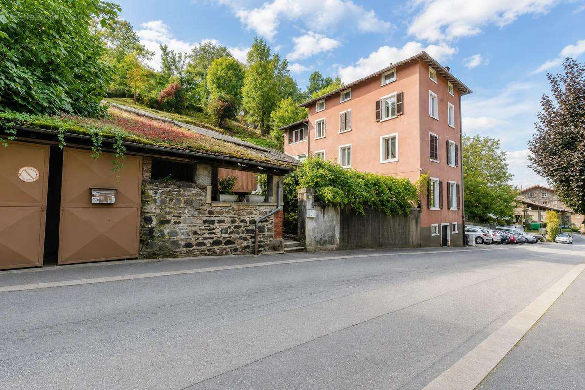 Maison à COURZIEU