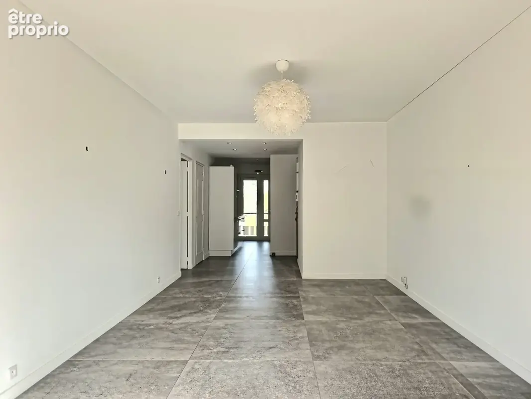 T2 traversant avec Balcons et Cave - Centre Ville - photo 3