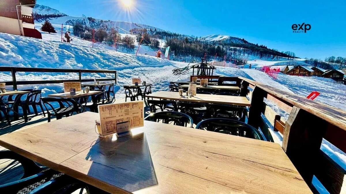 Commerce à SAINT-FRANCOIS-LONGCHAMP