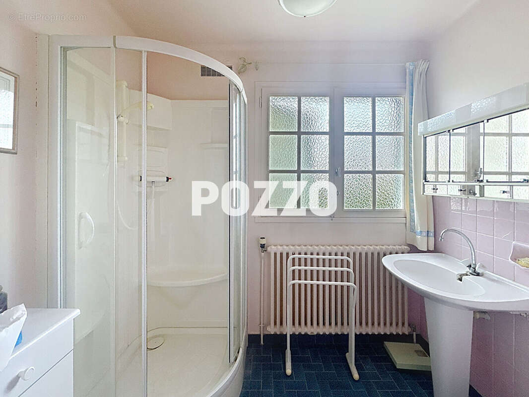 Maison à LE VAL-SAINT-PERE