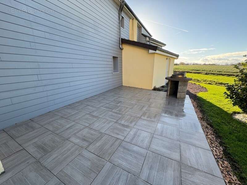 Maison à SAINT-SAMSON-DE-BONFOSSE