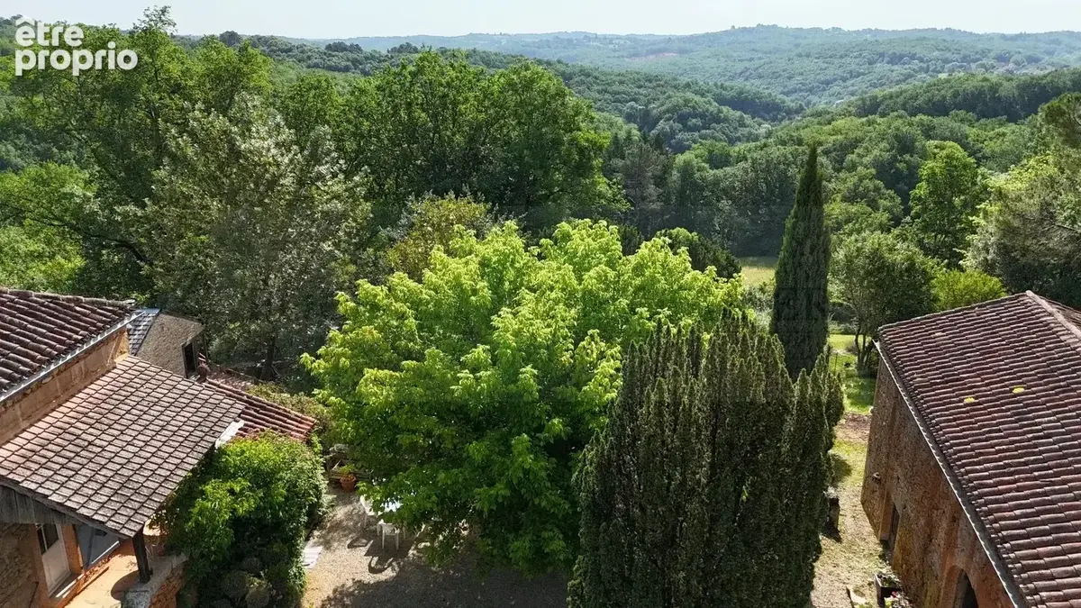 Exceptionnelle propriete en pierre de caractere restauree avec  dependances - photo 18