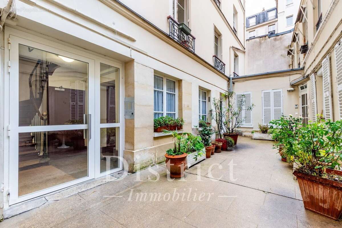 Appartement à PARIS-6E