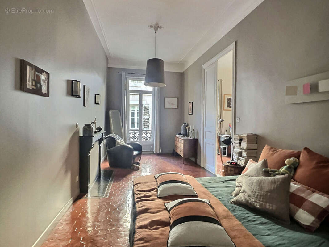 Appartement à MARSEILLE-6E