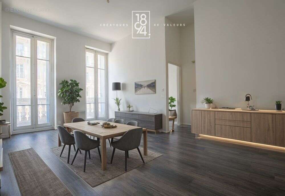 Appartement à MARSEILLE-2E
