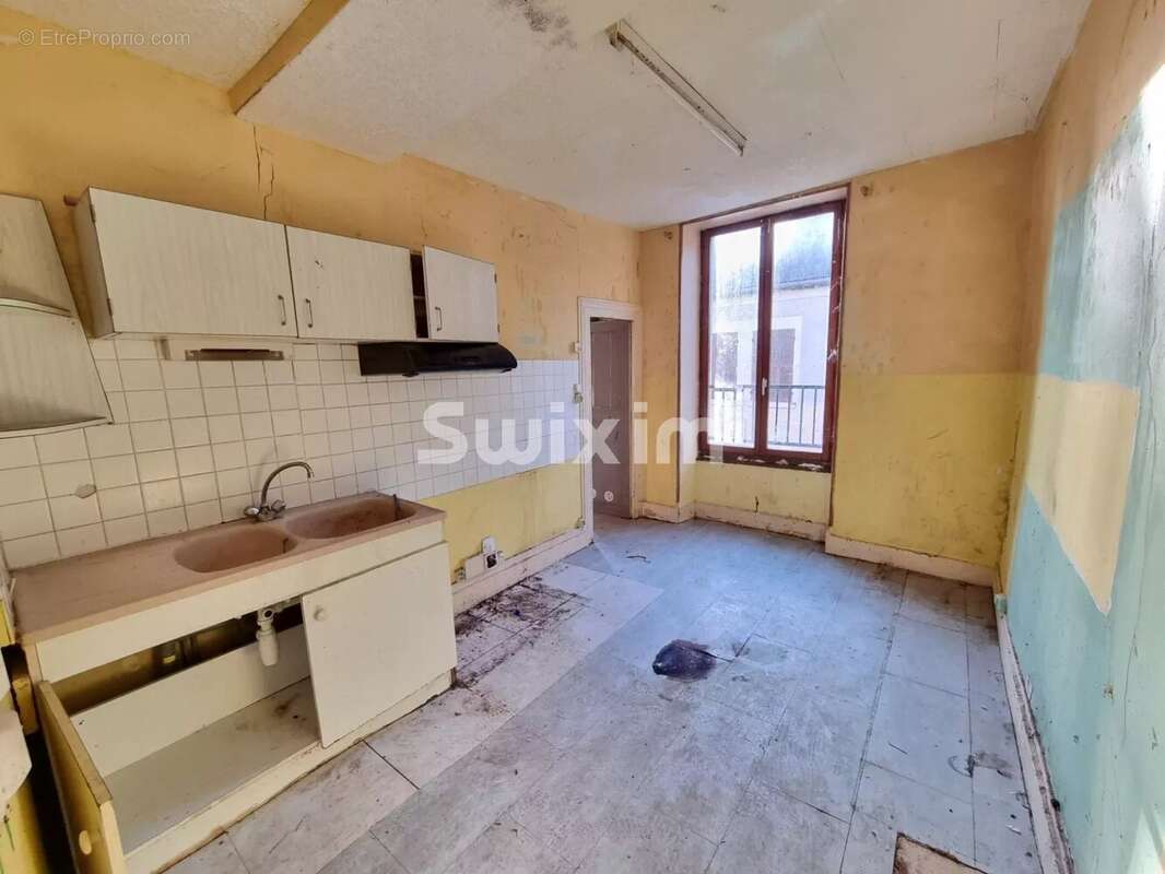 Appartement à VARZY