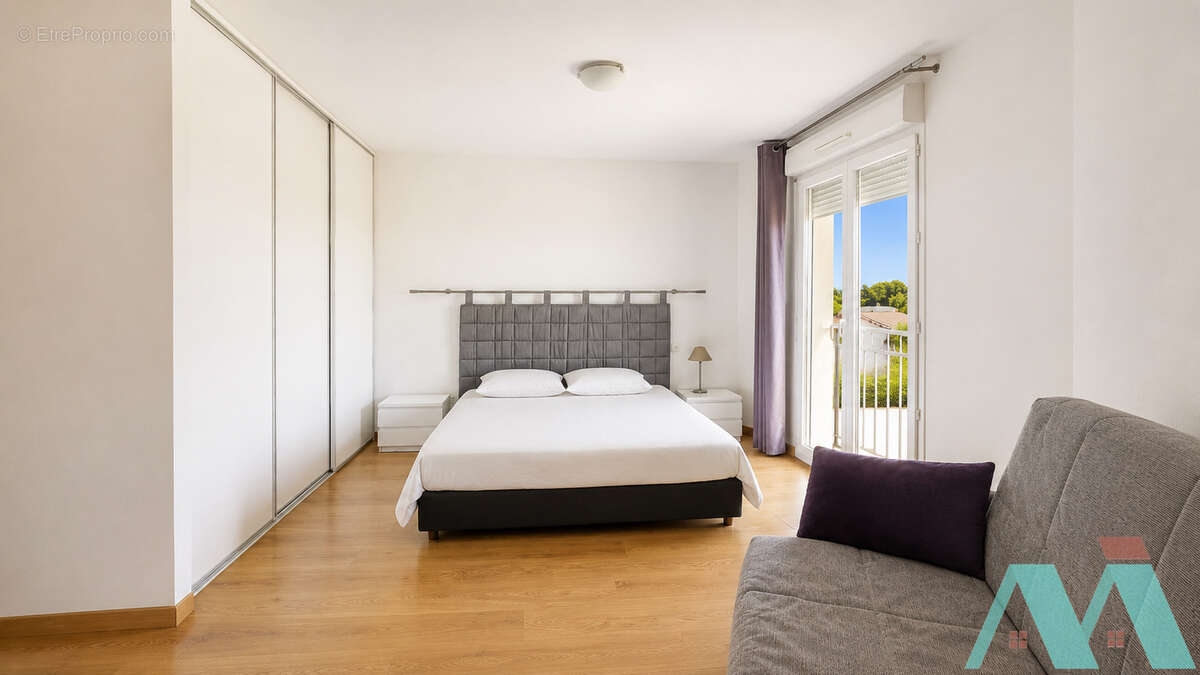 Appartement à SIGNES