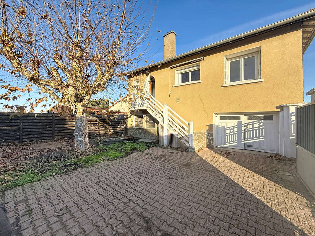 Maison à VEAUCHETTE