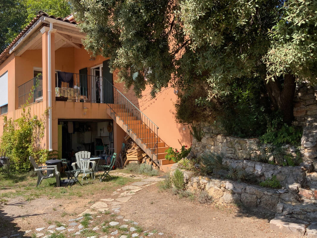 Maison à ARTIGNOSC-SUR-VERDON