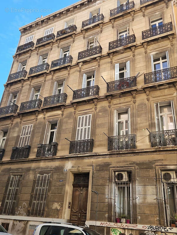 Appartement à MARSEILLE-5E