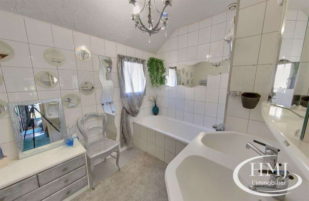 Maison à COURCOURONNES