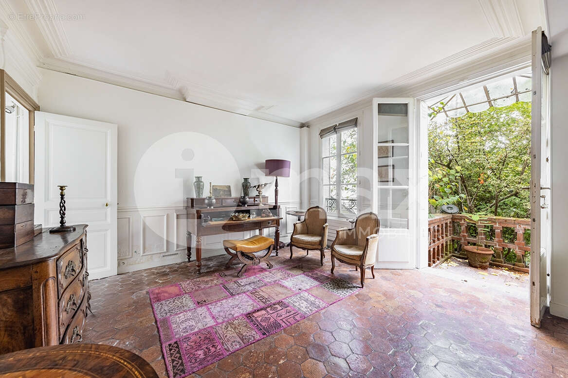 Maison à COURBEVOIE