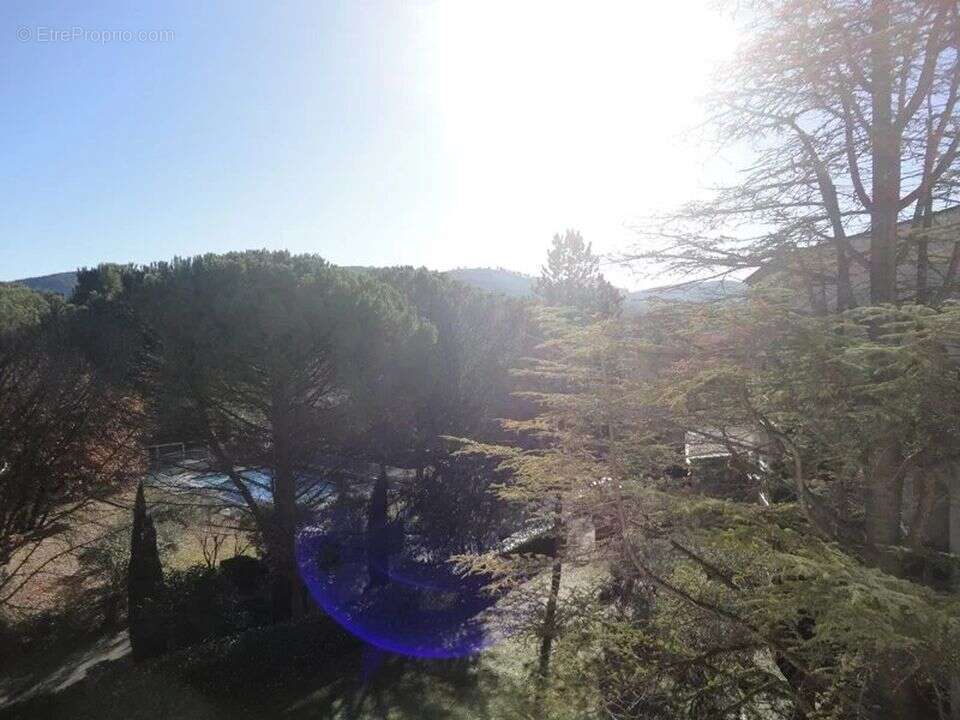 Appartement à GREOUX-LES-BAINS