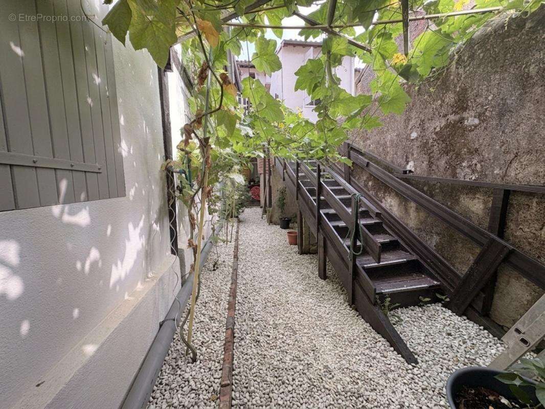 Immeuble de caractère en cœur de ville à Aire-sur-l’Adour (40) - photo 11