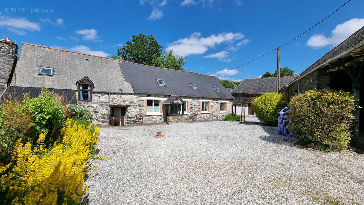 Maison à CAUREL