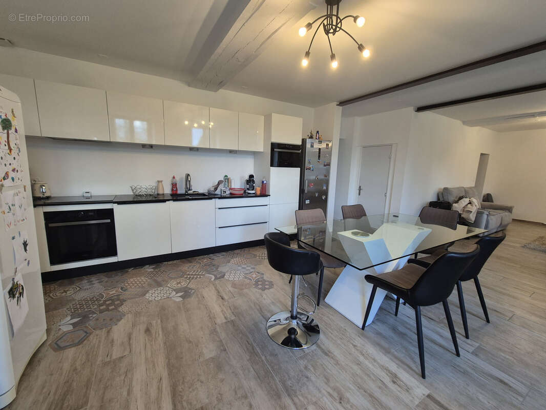 Maison à FLEURY-LA-VALLEE