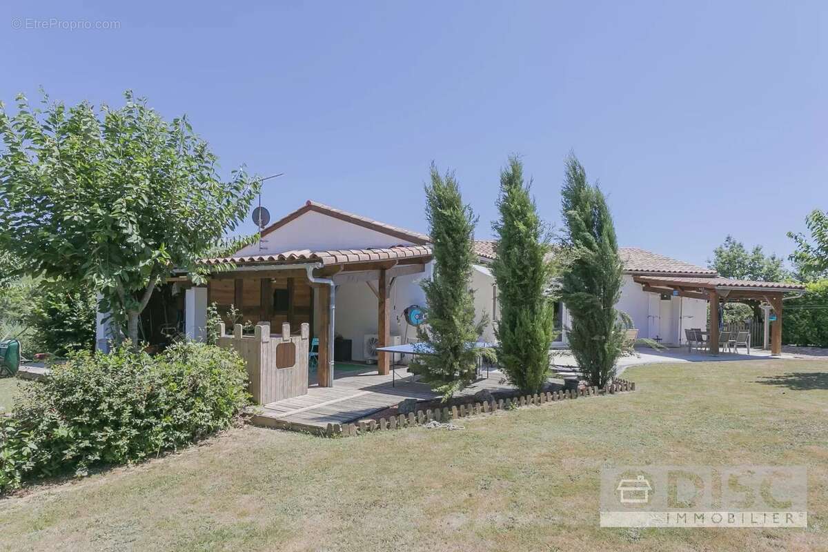 Belle maison de plain-pied avec jardin et garage sur hauteurs de Laguepie. - photo 18