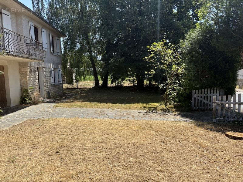 Entre Brive et Limoges, 15 mn accès A20, proche Pompadour centre - photo 2
