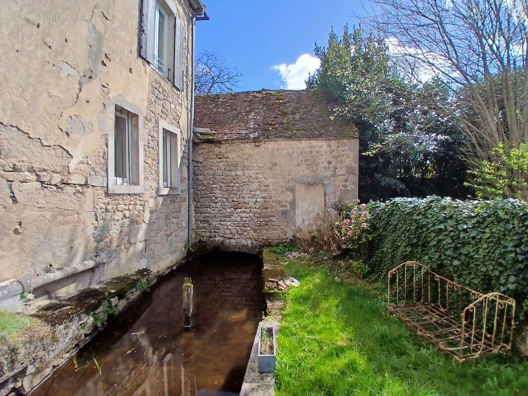Maison à LORMES