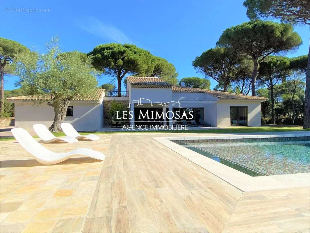 Maison à ROQUEBRUNE-SUR-ARGENS
