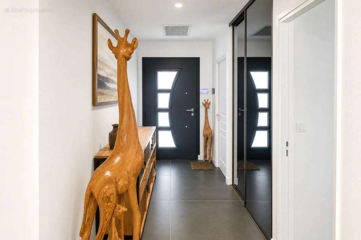 Villa 5 pièces - 140 m2 - Saint-Estève - photo 9