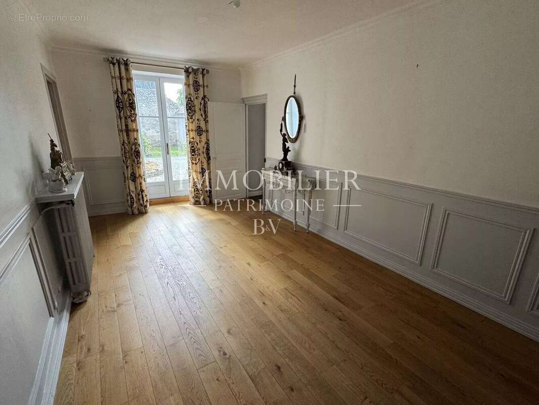 Maison à LA CHAUSSEE-SAINT-VICTOR