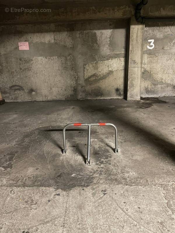 Parking à PARIS-19E