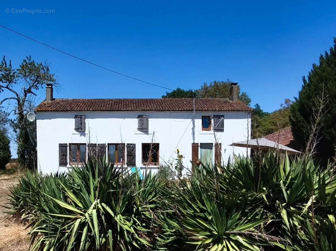 Maison de campagne de 4 chambres avec grange et fort potentiel - photo 2
