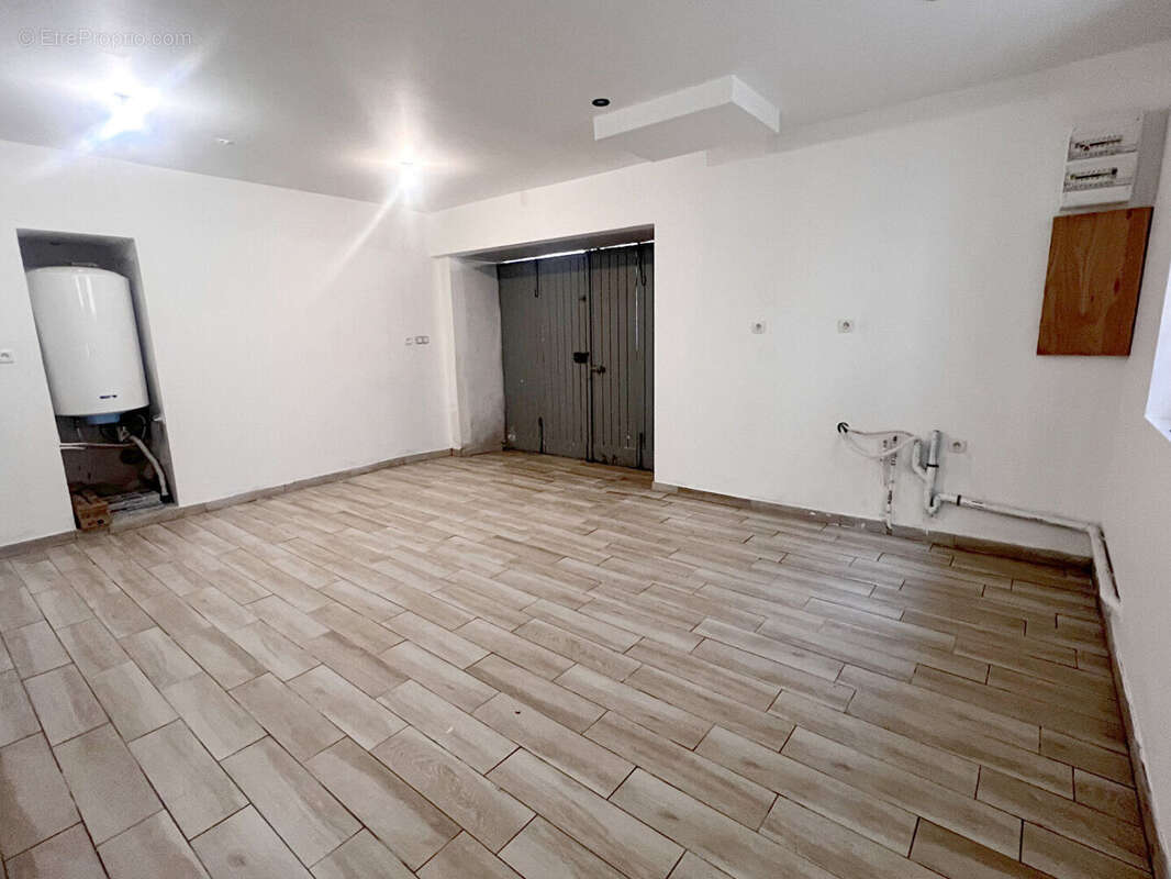 Maison à SAINT-CHAMAS