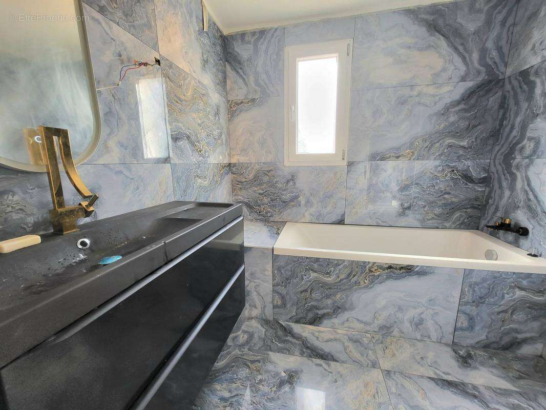 Maison à TOURRETTE-LEVENS