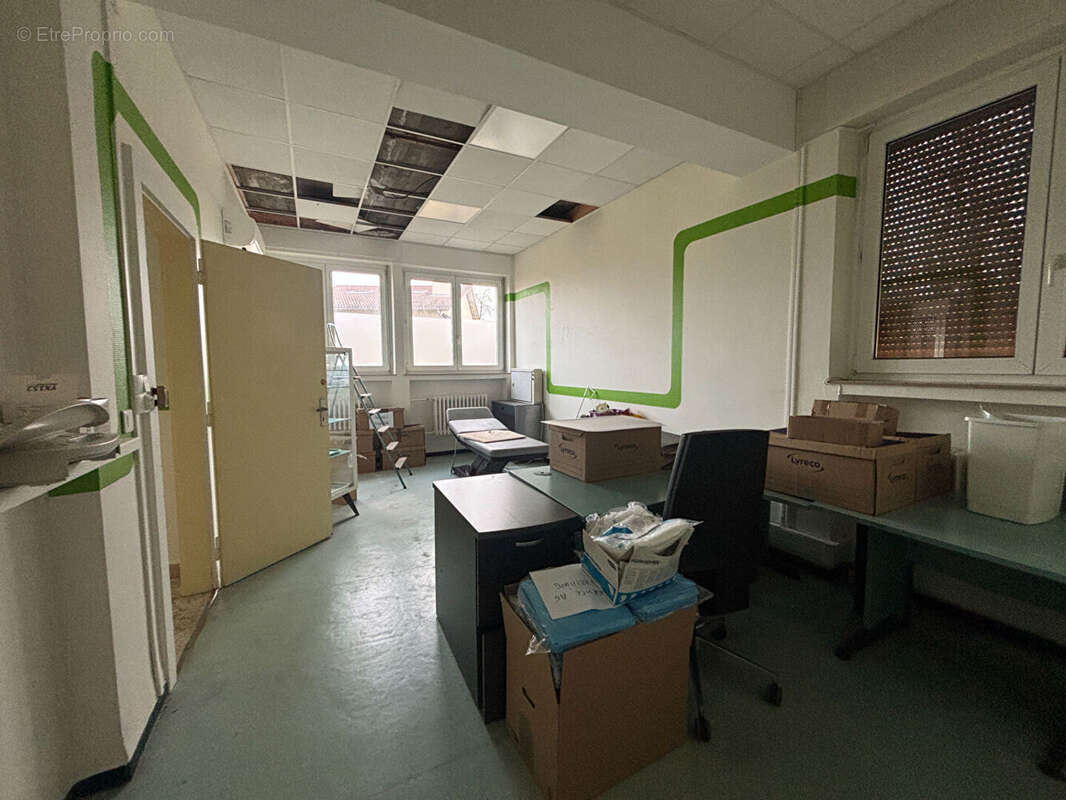 Commerce à SAINTE-MARIE-AUX-CHENES