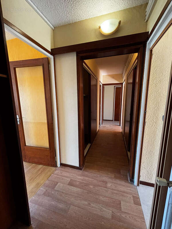 Montauban Appartement T4 Stationnement Ascenseur. - photo 4